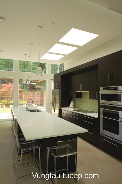 modern kitchen 42 Tủ bếp làm từ chất liệu gỗ MDF acrylic ở Vũng Tàu – BVTCN004