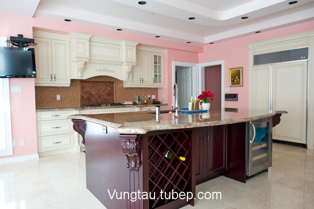 traditional kitchen 21 Mẫu tủ bếp có thiết kế Cổ Điển ở Vũng Tàu – BVTCD007